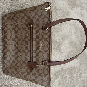 Lightly used, authentic Coach bag/ Tote